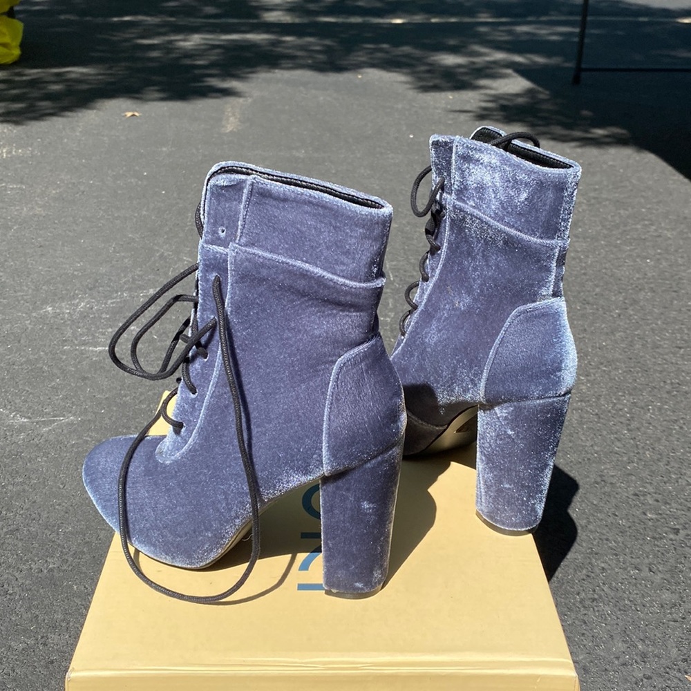 Grey bootie